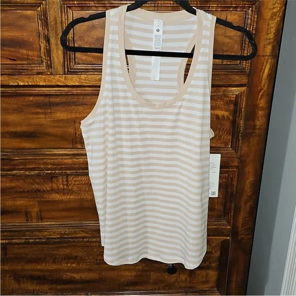 Lululemon Love Tank Nwts TUTA, Classic Fit, Hip Length Sz 8 - Picture 1 of 8